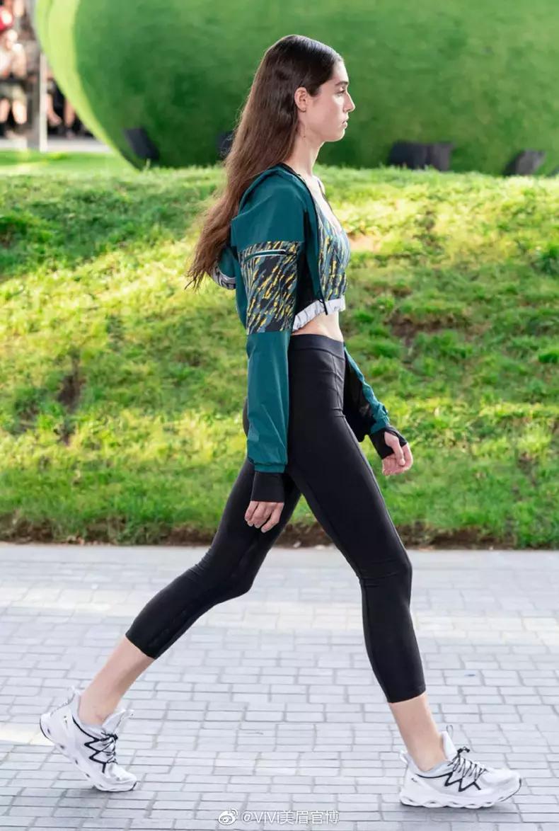 2023特步kids时装周,特步时装周走秀限量款