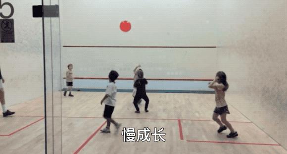 带着孩子可以在家做的运动,在家和孩子一起做的运动