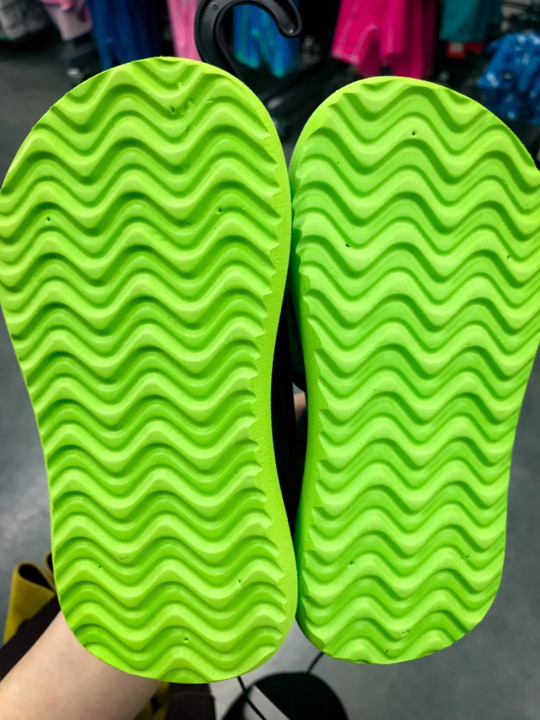 儿童穿哪种凉鞋比较好测评,关爱宝宝从脚开始