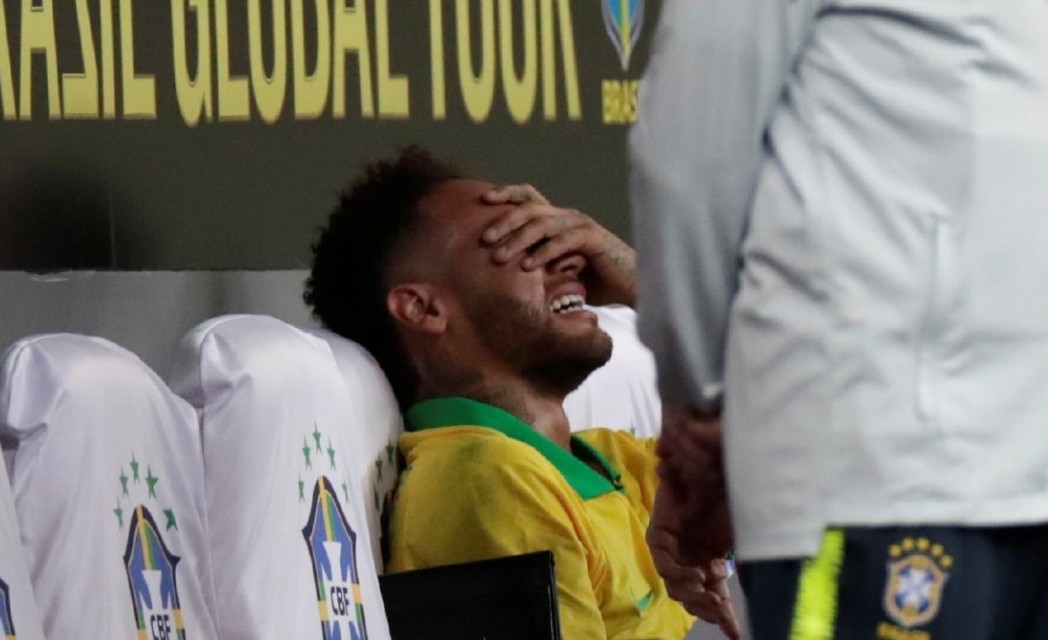 格里兹曼赛后落泪,格里兹曼梅西赛后