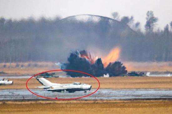 最大的军机坟场,中国大规模战斗机群壮观场面