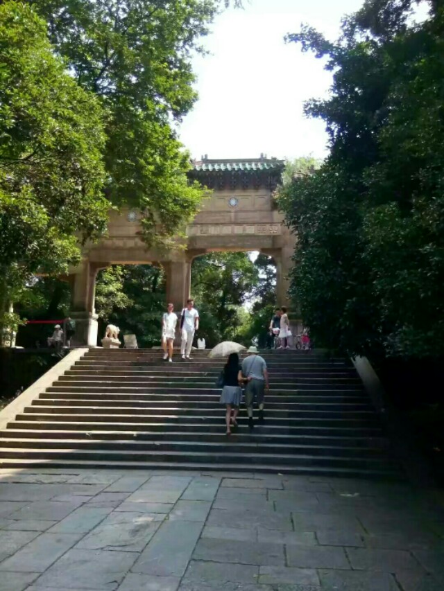 从《金陵*梦春**》到《金陵新梦》