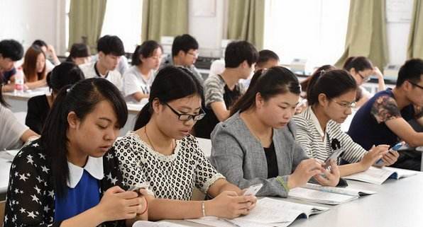 现在一些大学开始推广手机袋，到底是为什么？