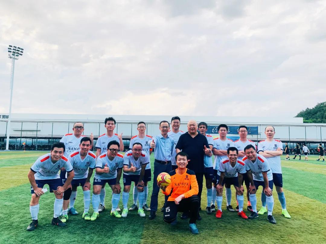 瓒崇悆绡悆澶哄啝涓婚杩愬姩浼氬紑骞曞紡,瓒崇悆姣旇禌灞曢泟椋庨綈鍔涙嫾鎼忓ず鍐犲啗