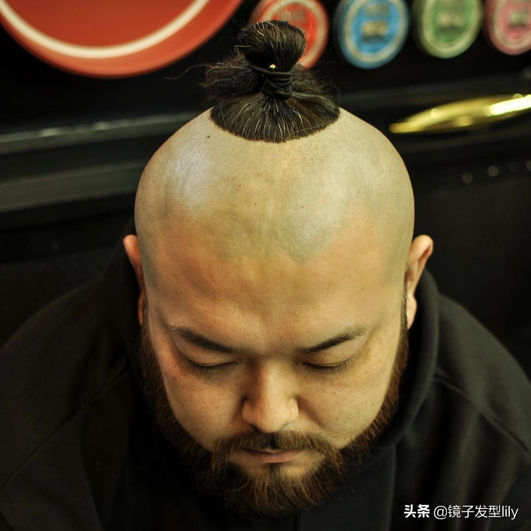 今年最流行的男发纹理烫钢铁烫,今年流行的男士发型韩式纹理烫