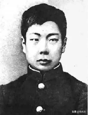 霍金年轻时帅气的照片,霍金年轻时帅照