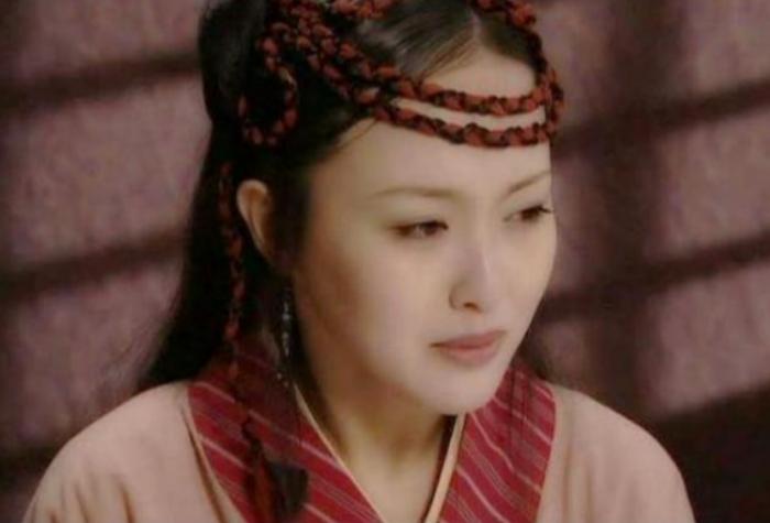 傻白甜鼻祖唐嫣演技遭质疑,傻白甜黑化是什么样子的