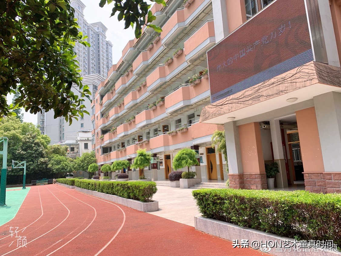 我们是时间旅行者寻找生命中的光,我们都是旅行者寻找生命中的光