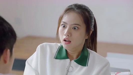 城池营垒女主扔帽子,城池营垒女二叫什么