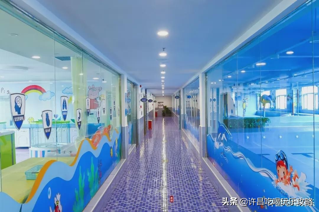 高尔夫球场、外教老师、恒温游泳池，这是什么神仙幼儿园？