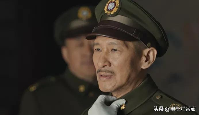 王劲松演蒋介石全身像,王劲松扮演蒋介石像吗