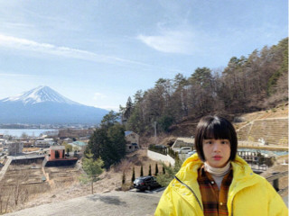 马思纯全新暗黑风穿搭,马思纯惊艳写真绿色裙子