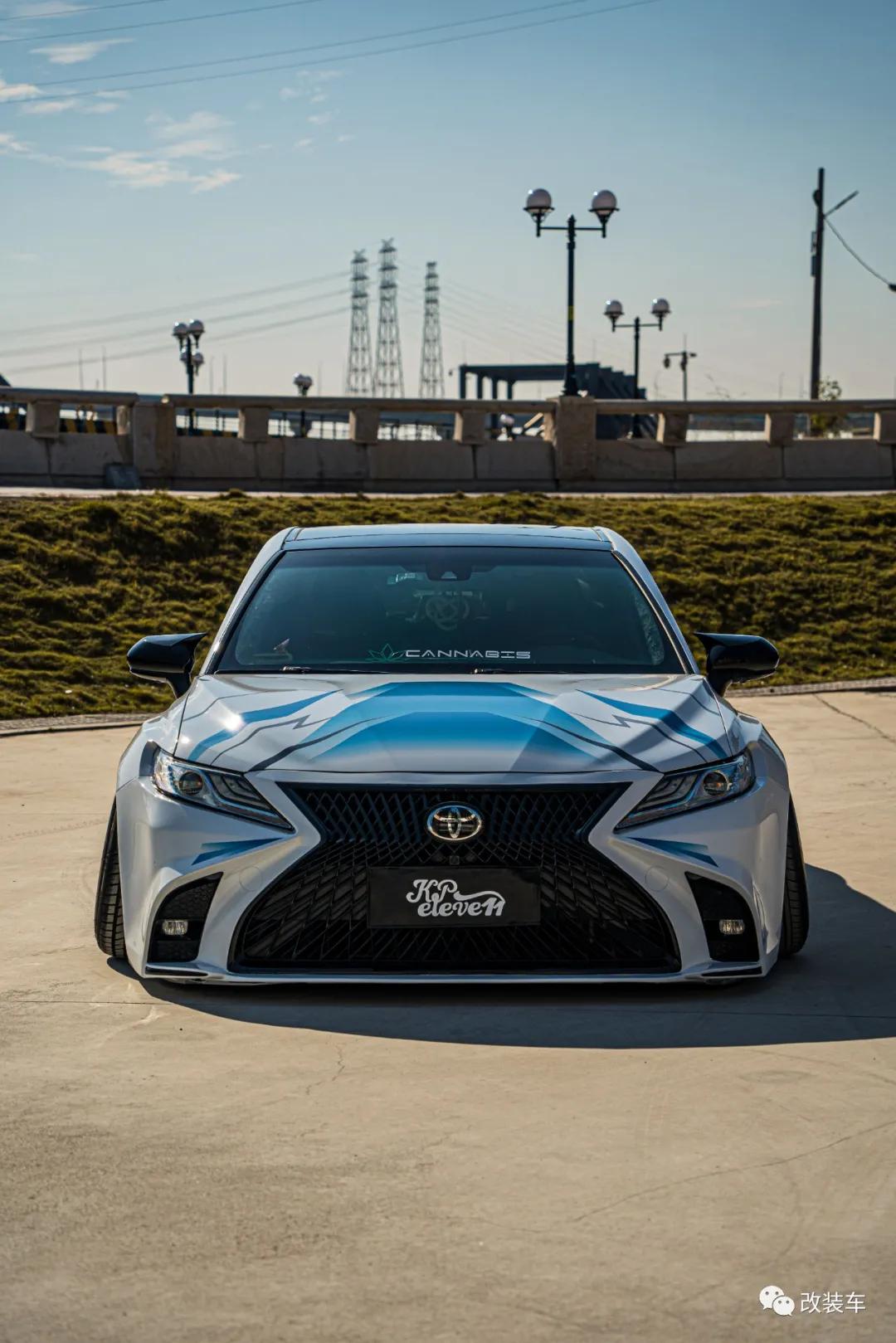 凯美瑞高达涂装,高达改色车膜凯美瑞