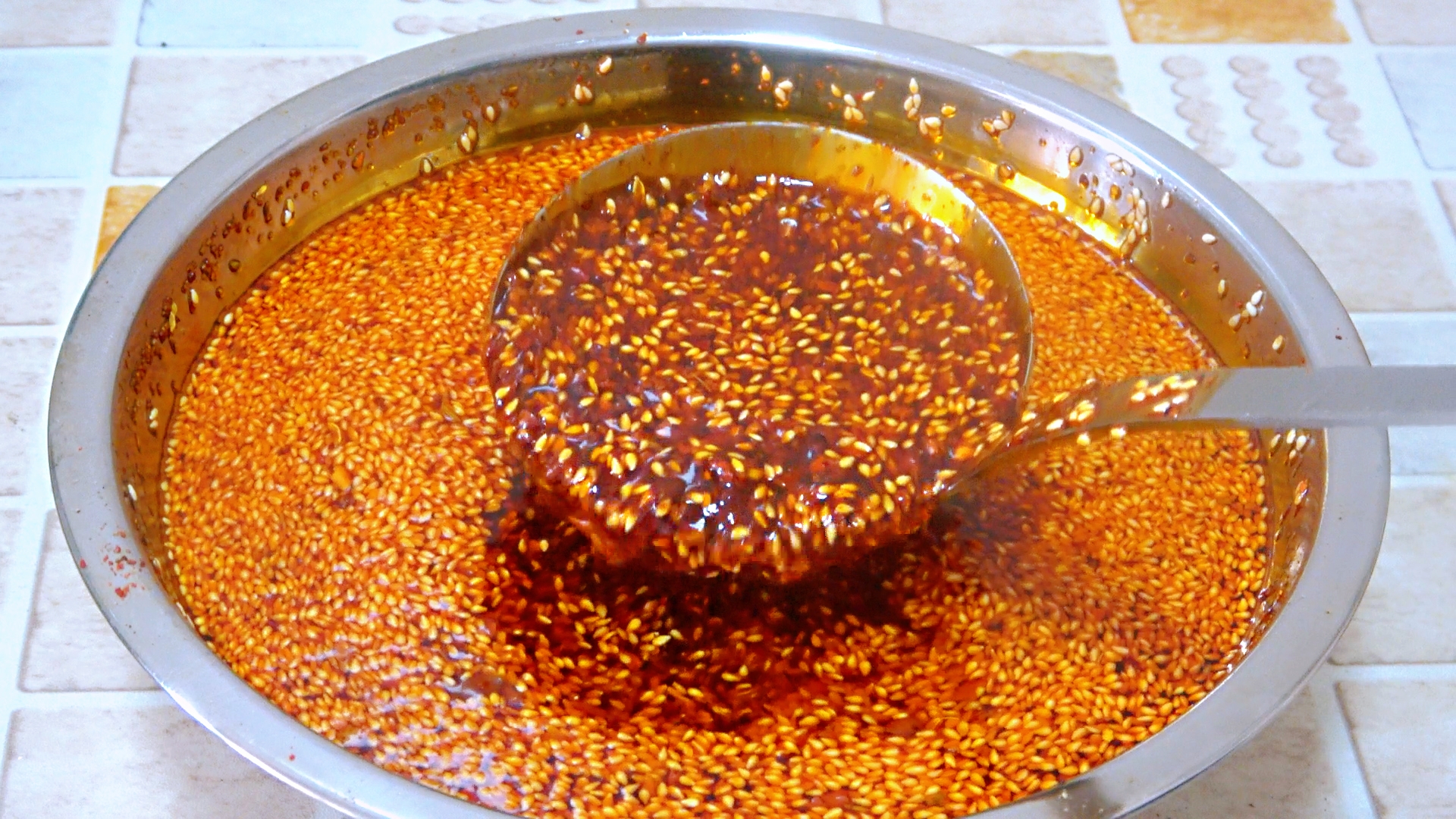 四川自制辣椒油怎么才能又香又辣,四川正宗凉菜辣椒油制作方法