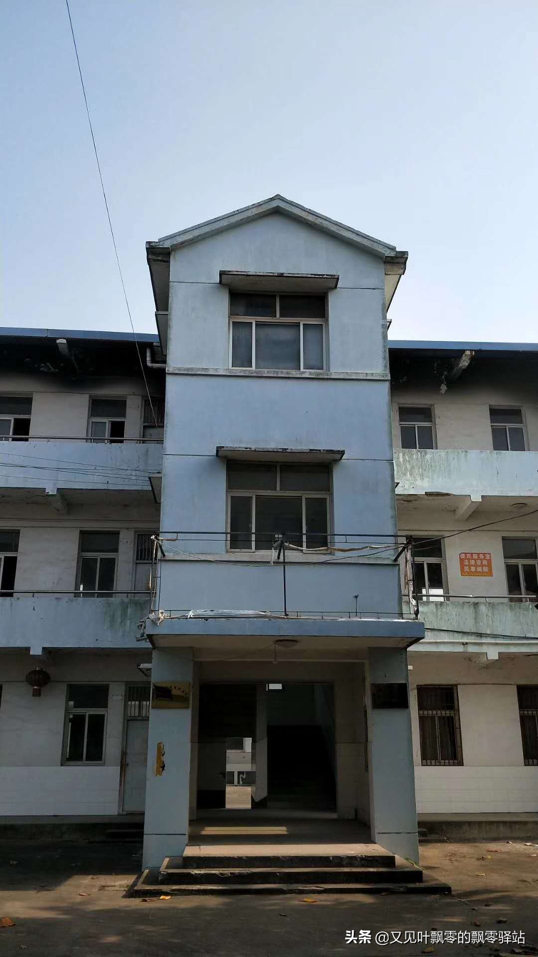 荒废已久的学校,荒废的学校都是回忆