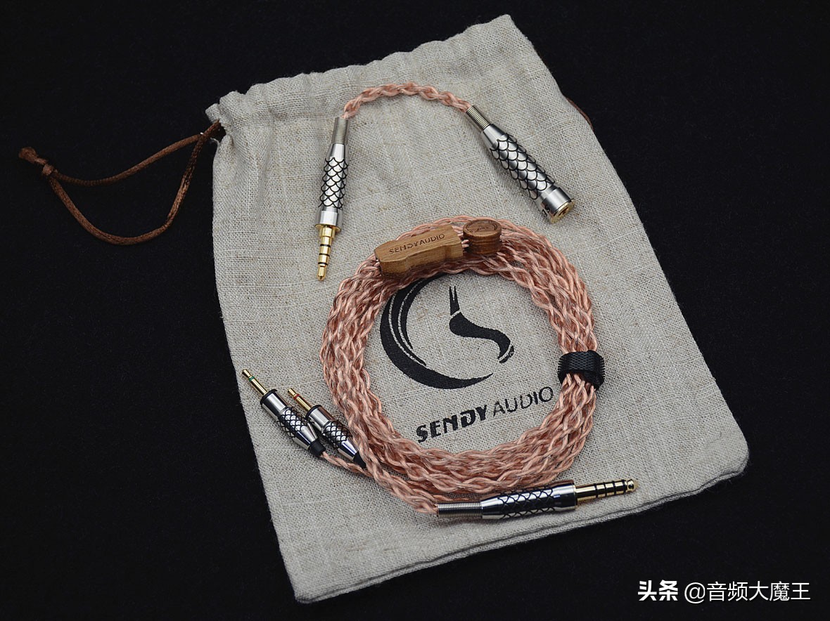 SendyAudio黑美人Aiva开箱篇：木匠与美人