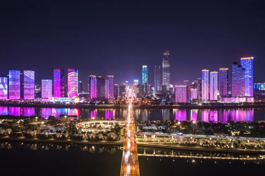 从“脚都”到休闲娱乐之城，这座城市的烟火气正批量造就新消费品牌