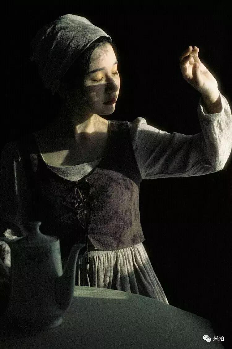 男摄影师爱上女富婆,男生摄影师爱上了美女