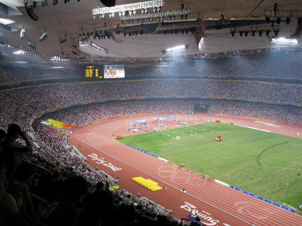 标准田径场跑道塑胶厚度,田径跑道标准是多少米