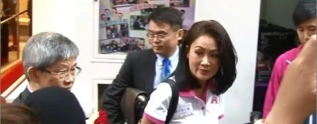 朱玲玲豪门贵妇 (香港豪门贵妇朱玲玲)