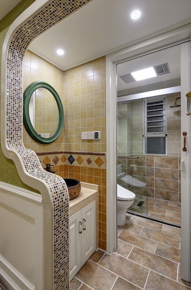 卫生间美得过分了，邻居都过来拍照，装修师傅都在发朋友圈