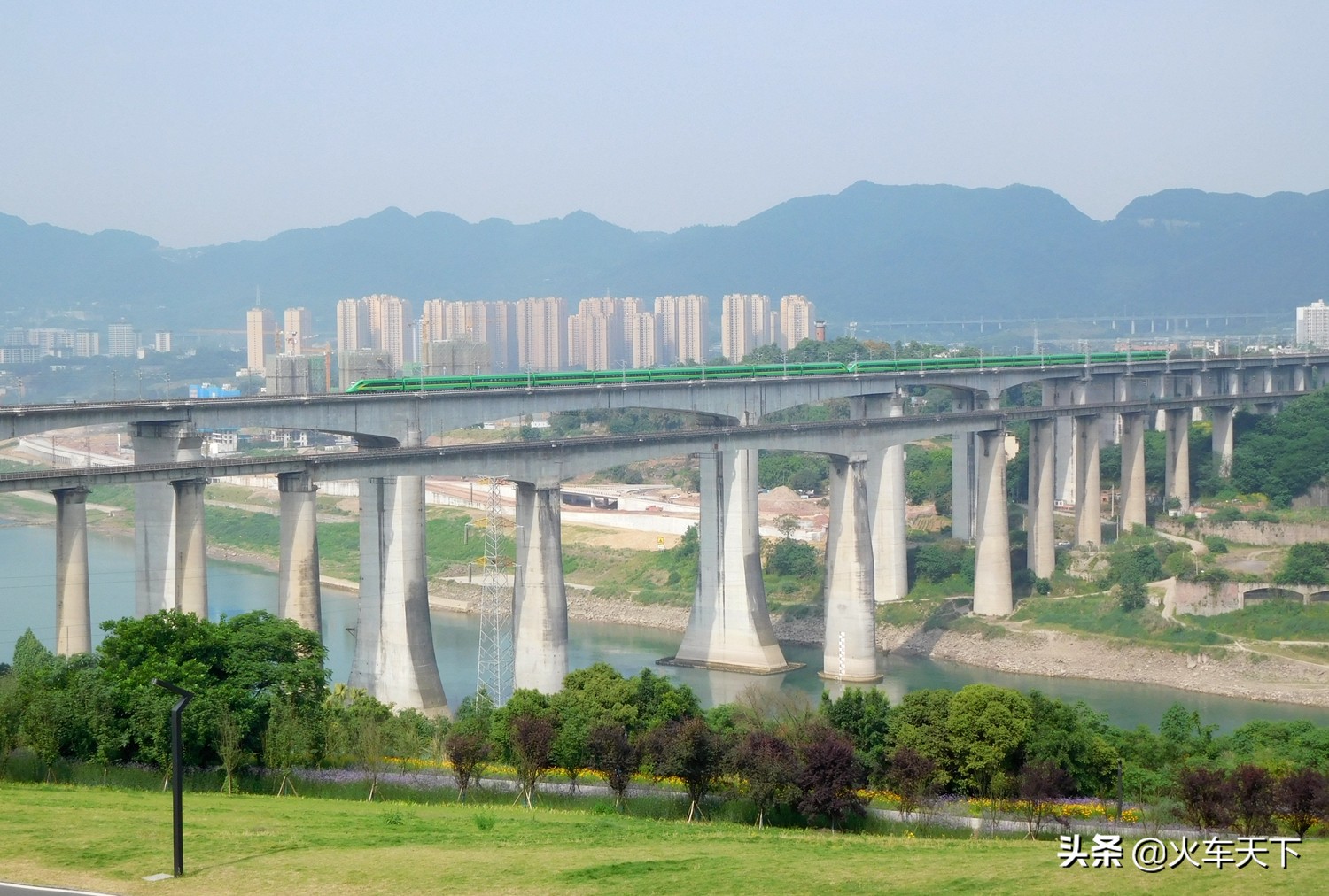 中国豪华绿巨人列车,绿巨人和谐号列车