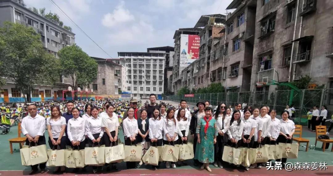 大卡车发生的重大事故,巨型大卡车事故视频