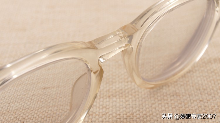 眼镜坏了没有胶带和胶水怎么补救,眼镜坏了去维修要钱吗