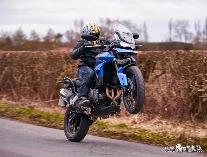 凯旋tiger850试驾视频最新款,2021款凯旋tiger