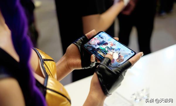 当高通骁龙遇上麒麟,高通骁龙855打游戏真的很爽