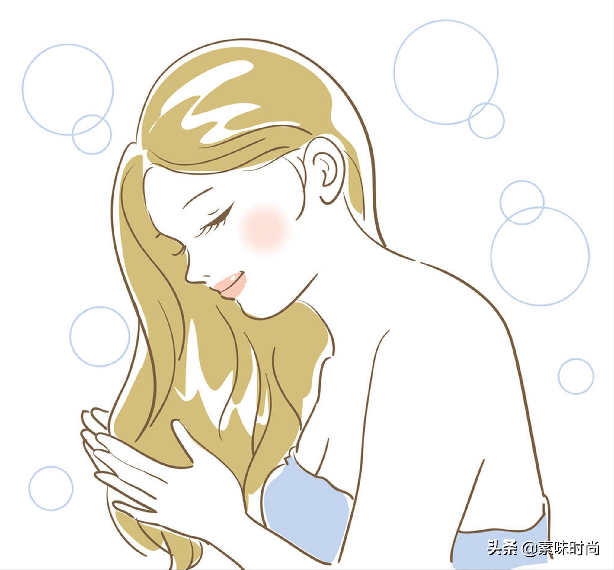 怎样的洗头方式才能让头发变柔顺,头发干枯毛糙自然卷用什么洗头