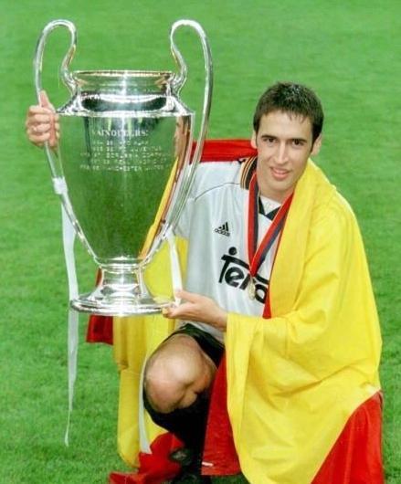 西班牙足球历史上十大球星,西班牙足球明星排名前十