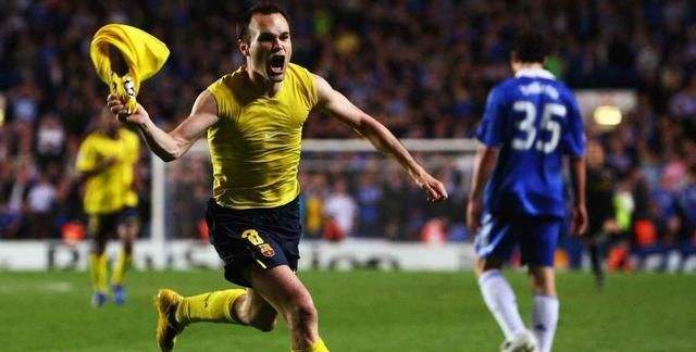 足球中场大师巴塞罗那,近几年退役的中场大师