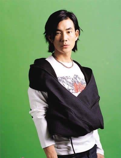 亚洲天王任贤齐与音乐教父小虫,亚洲天王任贤齐唱歌