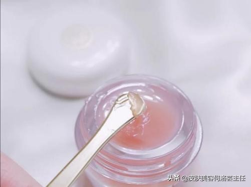 为什么早起唇色深晚上唇色浅,唇色深和唇色暗的对比