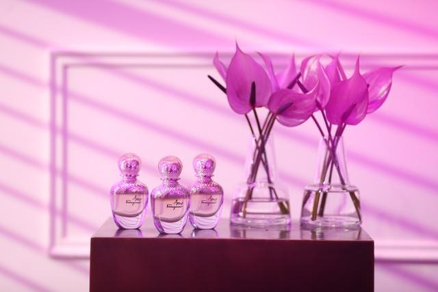 吴谨言正式成为菲拉格慕全新我爱菲拉格慕女士香水品牌大使