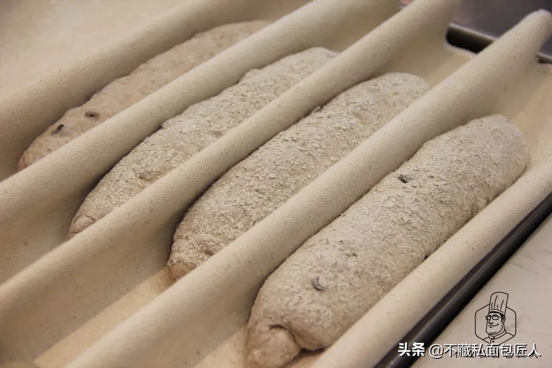 黑麦法棍的正宗做法与烤法,黑麦法棍