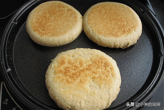 电饼铛烙饼不发硬的技巧,电饼铛烙饼不发硬的技巧图解