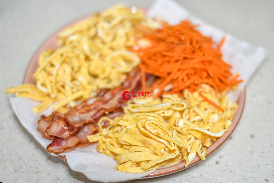 韩国的紫菜包饭的做法视频,正宗韩国紫菜包饭视频教程