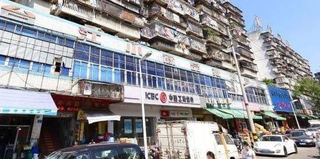 广州最大的尾货服装批发城在哪里,广州服装尾货处理最便宜的在哪里