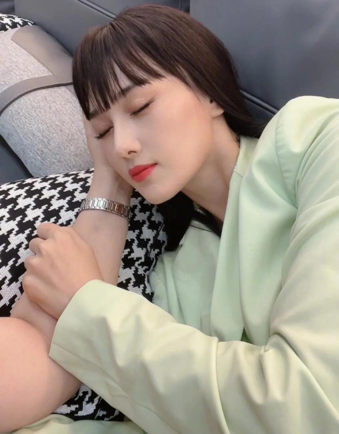 黑料铺天盖地,黑料满天飞娱乐圈