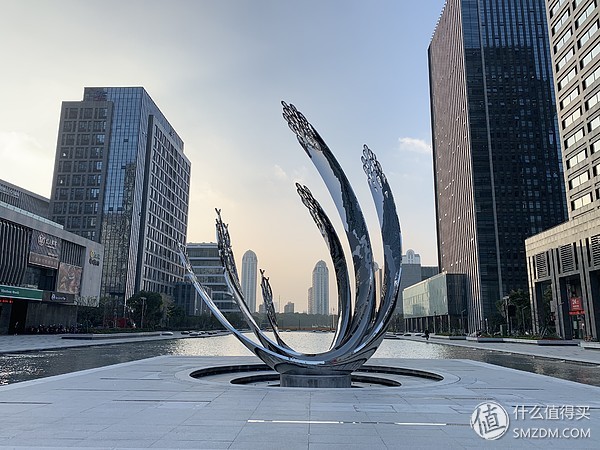 苹果iphonexr机型的最新分析和评测,刚出的苹果xr开箱测评