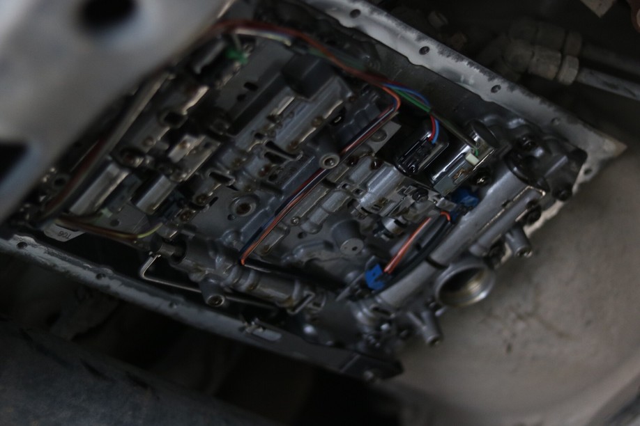 怪兽修车:修复一辆09款中东版丰田霸道,最终旧车变新车