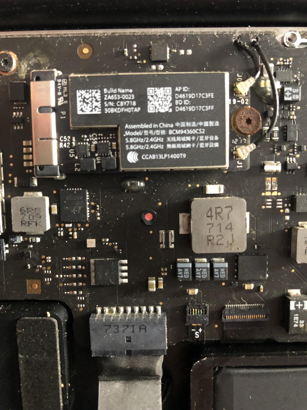 笔记本电脑进水了开不了机能修吗,笔记本电脑进水了屏幕一闪一闪的