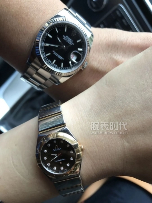 网友晒自己微信好友数量,网友晒1300手表