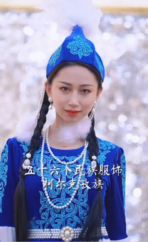 用246天拍摄中国56个民族服装,女孩耗时247天拍56个民族的服饰
