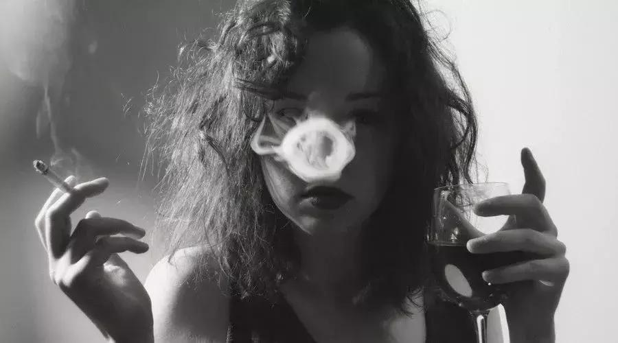 *子烟电**鼻祖的如烟往事：曾年销10亿，最终被谁搞死？