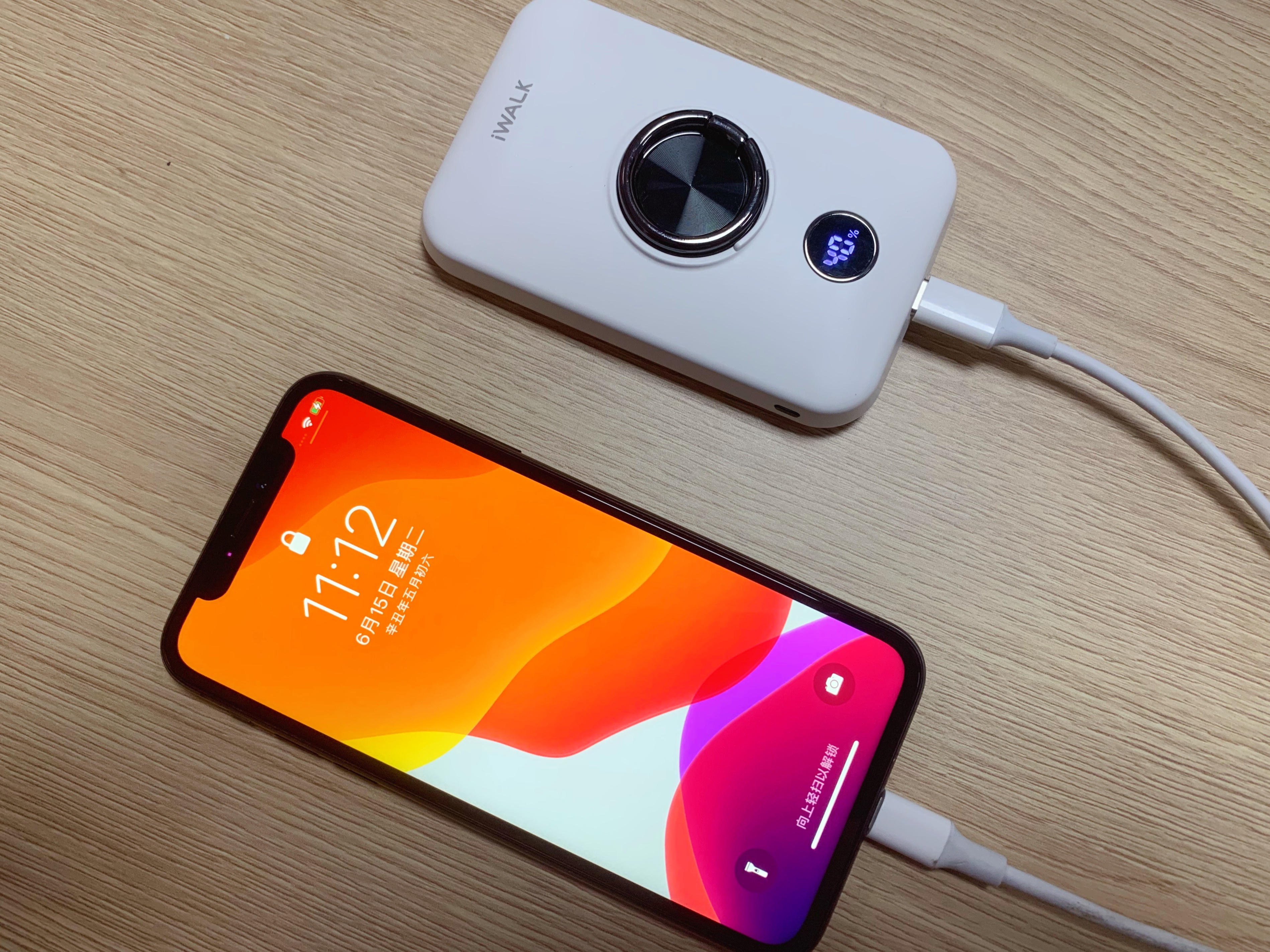 iwalk应急快充充电宝,iwalk无线直插充电宝