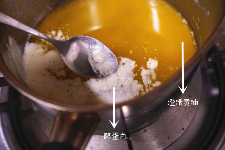 煎牛排爆油怎么办,煎牛排放黑胡椒容易糊吗