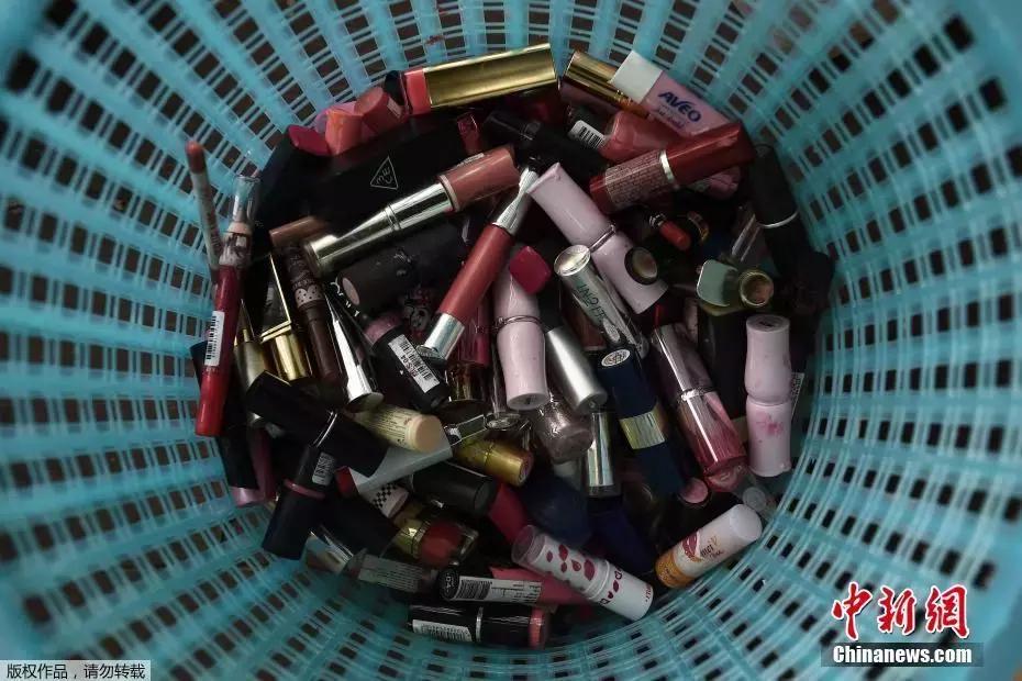 口红机隐藏的秘密,商场口红机全是套路